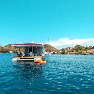 https://aqualodge-les-saintes-terre-de-haut.comcaribbean.com