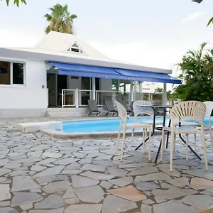 https://villa-marie-galante-sainte-anne.comcaribbean.com
